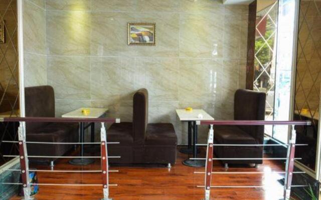 Sunshine Fashion Hotel (Nanchang University Yi Affiliated Hospital)