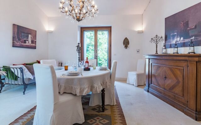 Elegant Farmhouse With Swimming Pool - Beahost