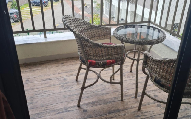 Apartamento na Praia Martim de Sá com linda vista