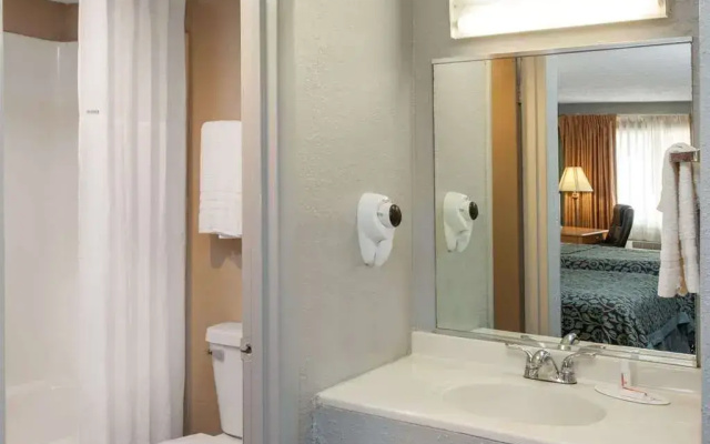 Days Inn by Wyndham Farmer City