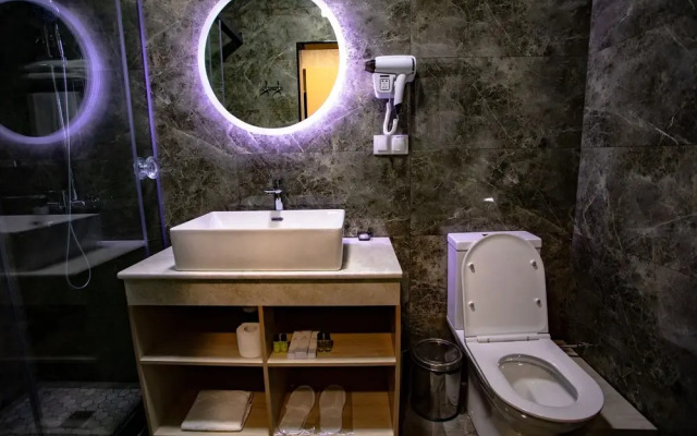 Sharaf Hotel