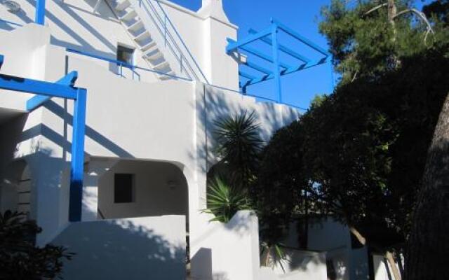 Villa Flora Studios & Apartments
