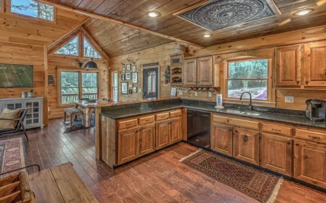 Aska Pines by Escape to Blue Ridge