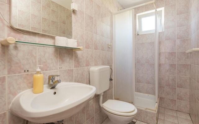 Stunning Home in Barbat-rab With Wifi and 2 Bedrooms