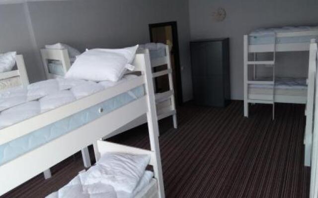 Hostel on Dragomanova 27