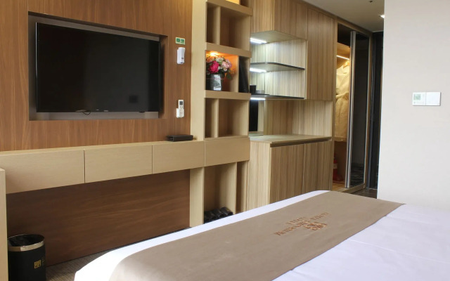 Royal Emporium Incheon Airport Hotel