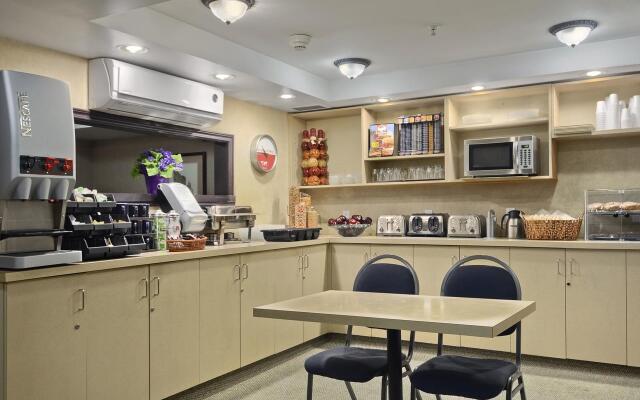 Ramada Limited Vancouver Downtown