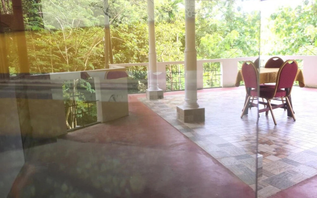 toropi homestay