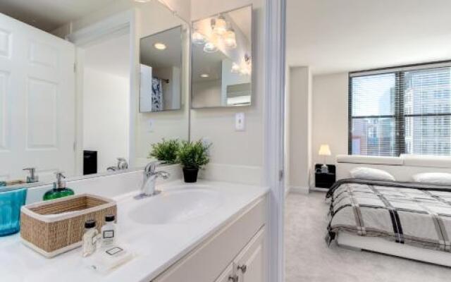 Heaven on Washington Furnished Apartments - Heart of the City