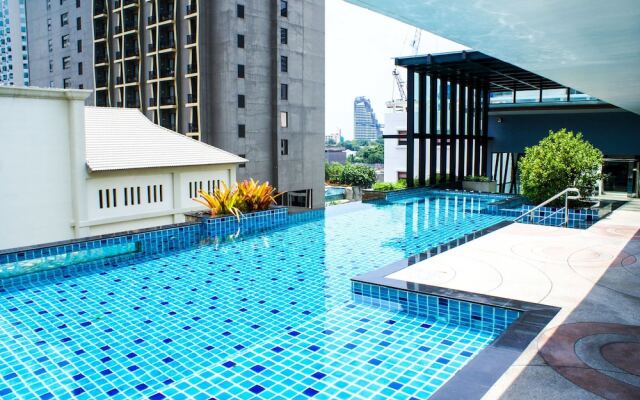 Sixty Six Pattaya Beach Road Apartment