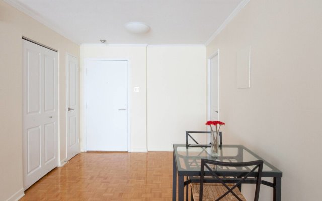Slick 1BR Right Downtown by Namastay