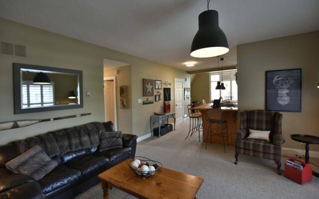 The Lodges at Blue Mountain - Historic Snowbridge Condos