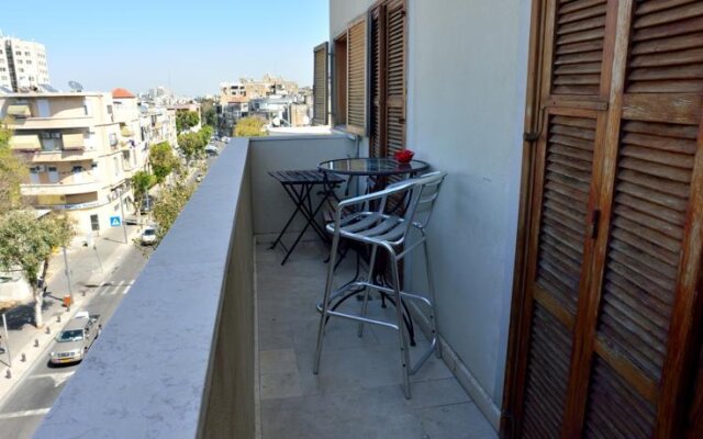 Ziv Apartments - Yehuda Hayamit