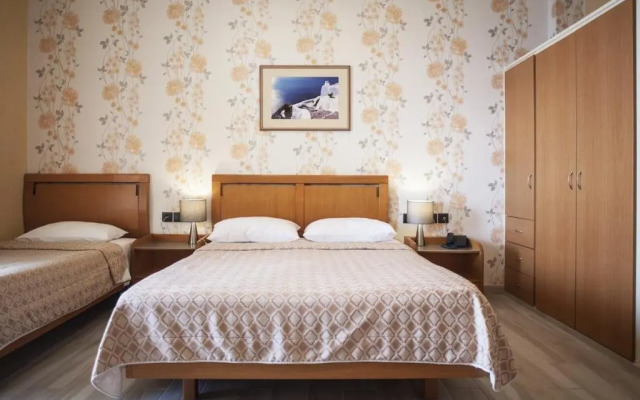 Stefania Beach Hotel