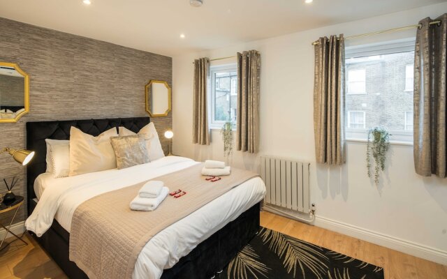 Charming 2-bed House in Central