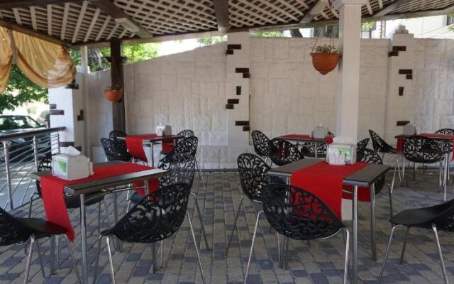 Hotel Kino