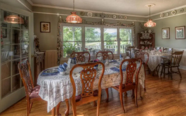 Blue Mountain Mist Country Inn & Spa