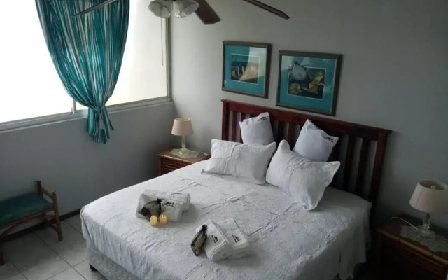 Inyoni Rocks Cabanas No 40