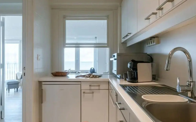 Beautiful Seaview Apartment With Private Garage