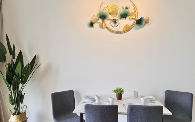 UNA Serviced Apartment by MOKA