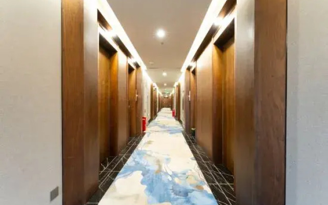 RICH International Hotel