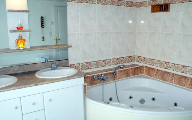 Holiday Home in Plouarzel Near Sandy Cove