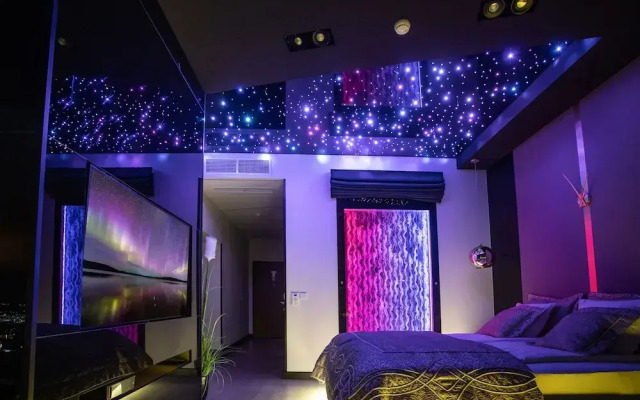 Apartments in Sky Tower with Bathtub near the window