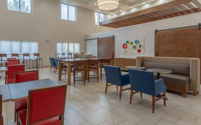 Holiday Inn Express Indianapolis - Southeast by IHG