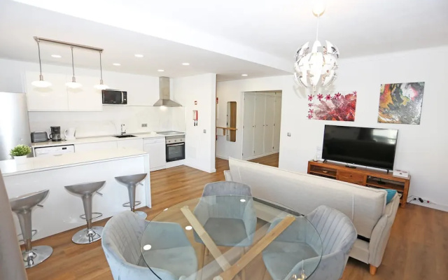 B61 - Carnation Sun Apartment in Lagos