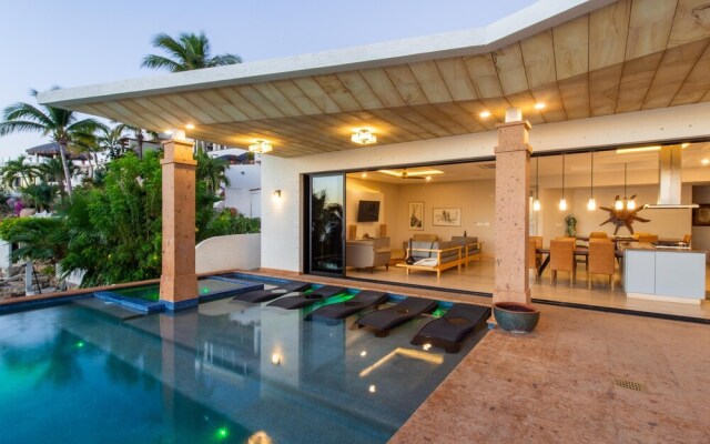 Great Cabo Location for Large Group at Villa Jade de Law