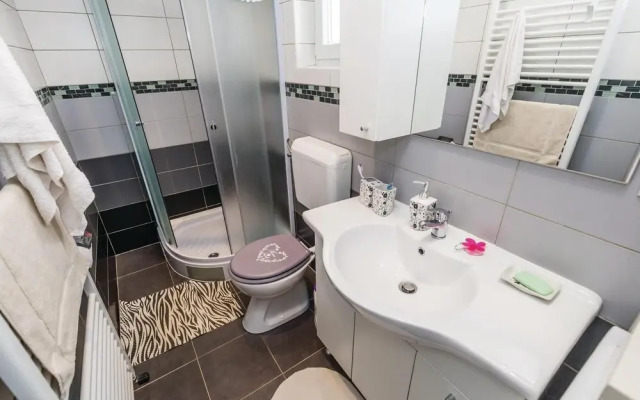 Nice Home in Rukavac With Wifi and 4 Bedrooms