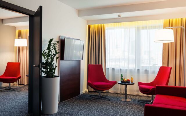Park Inn by Radisson Kyiv Troyitska