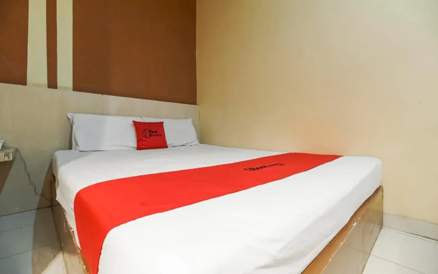 RedDoorz Plus @ Hertasning Area