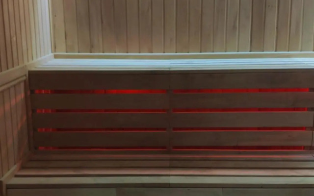 Artur's Poolside EXciting Rest house of 5 rooms