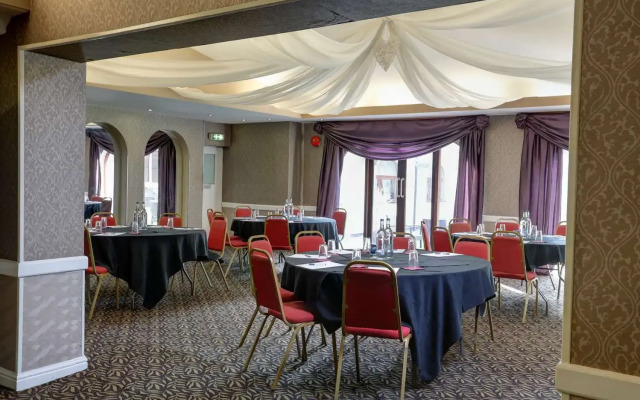 The Everglades Park Hotel