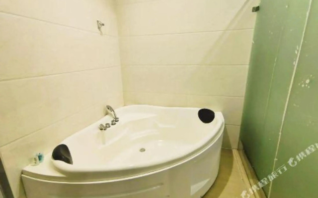 S.devons International Hotel