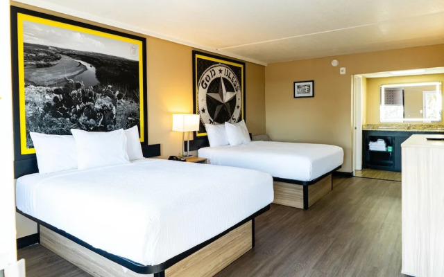 Super 8 by Wyndham Corpus Christi Airport