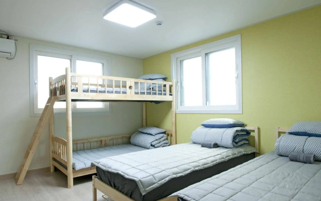 Twin Rabbit Guesthouse