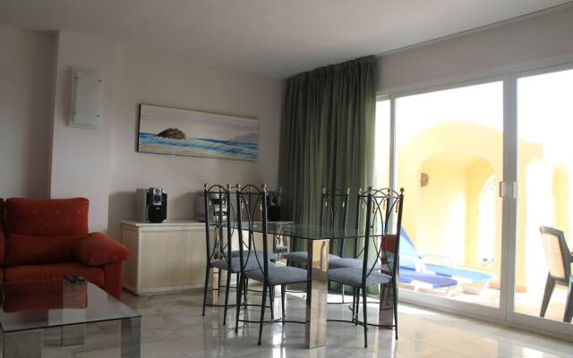 Apartamento en Puerto Marina B32