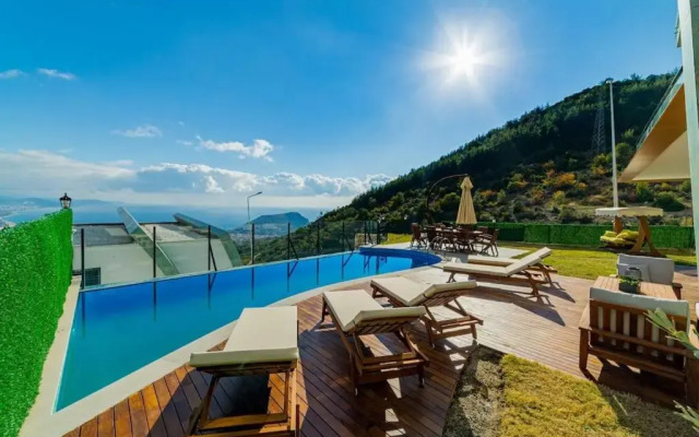 City and Sea View Pool Lüx Villa