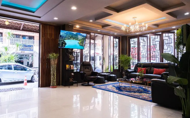 Grand Orlov Hotel