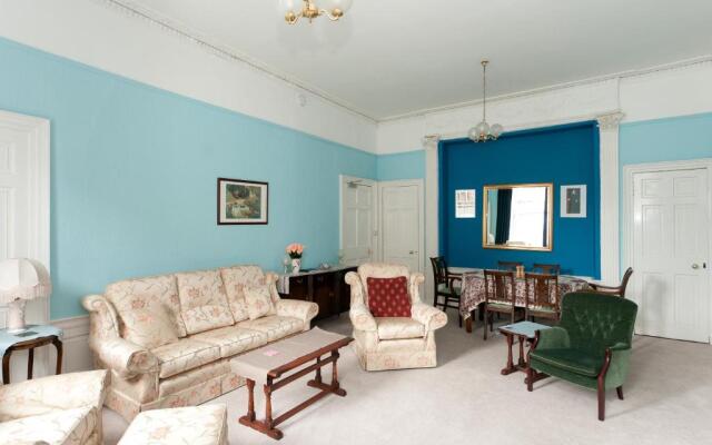 363 Spacious 3 bedroom 18th century property in the city centre