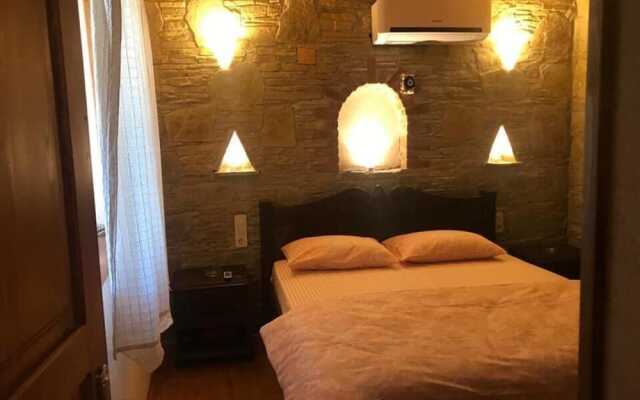 Otel Manolian