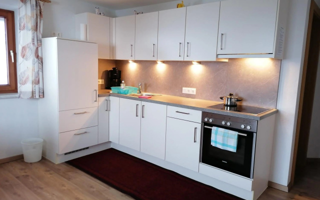 Embacher Marianne - Rotharlhof