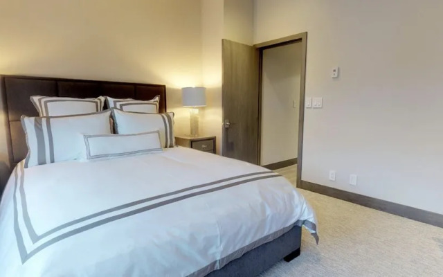 Vail Village Center Place 3 Bedroom Condo