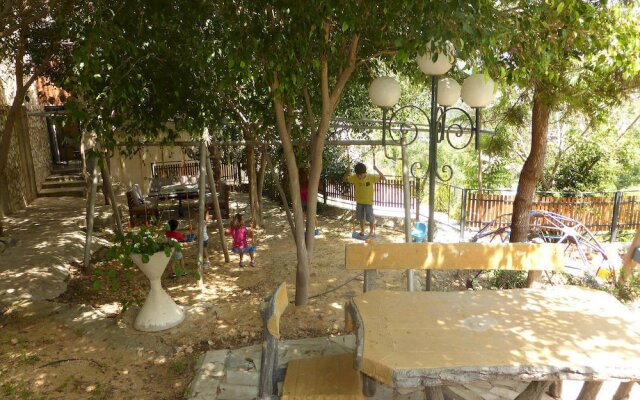 Yasmeen Suite Hotel