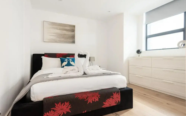 Platinum Apartment in Central Camden 9984