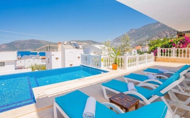 Charming 4-bed Villa in Kalkan Magnificent View