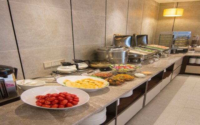 Motel (Shanghai Lujiazui Yushan Road Yuanshen Sports Center)