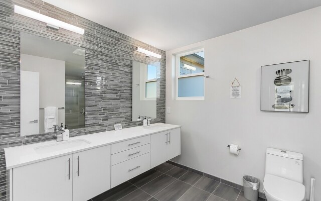 Red Maple Retreat in Judkins Park